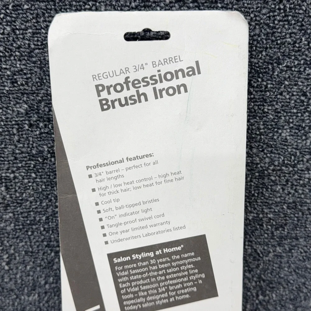 Vtg Vidal Sassoon Professional Brush‎ Iron 3/4 Inch Barrel Purple Model VS123C